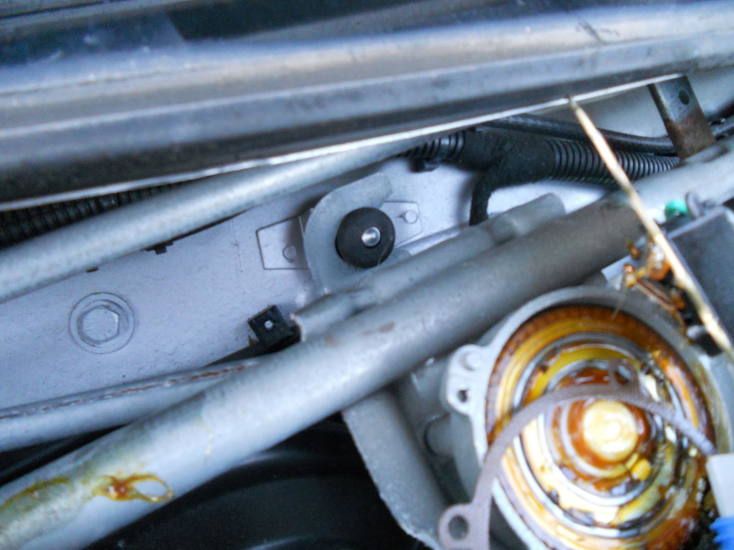 How to change windscreen wiper motor & linkage (includes pictures