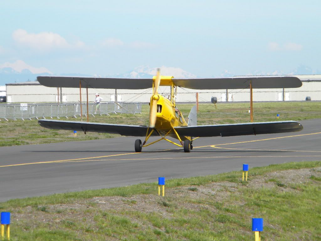 [Image: GeneralAviationDay5-15-2010191.jpg]