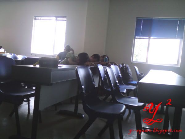 Sleeping when other ppl doing presentation